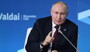 Rusya Devlet Başkanı Vladimir Putin’den nükleer tabanca çıkışı