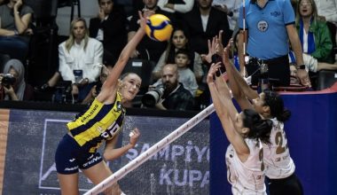 Fenerbahçe’yi yenen Vakıfbank, Şampiyonlar Kupası’nı kazanmıştır